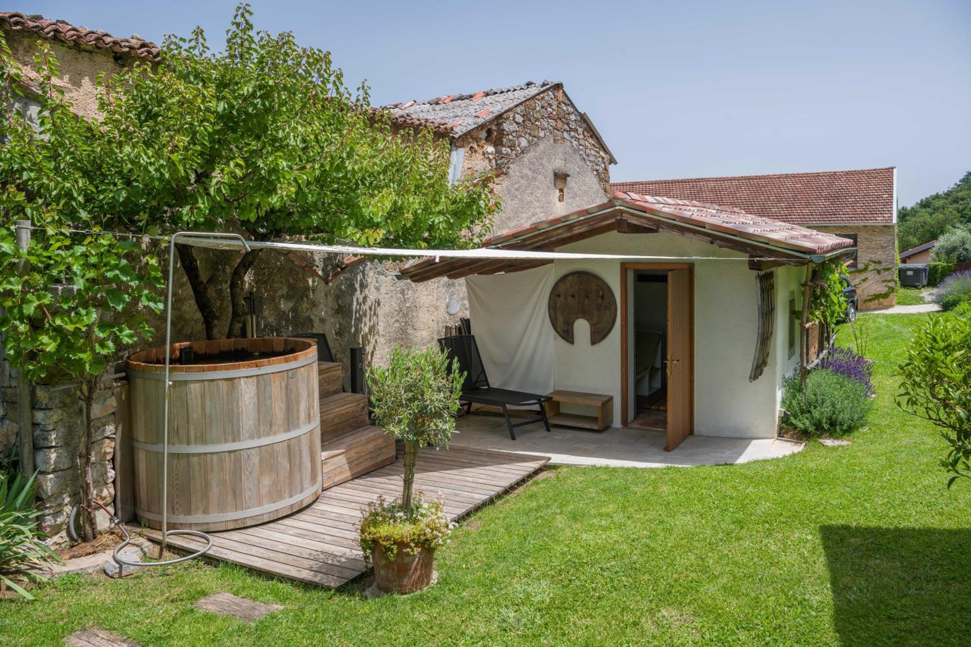 Apartment House Artes Branik