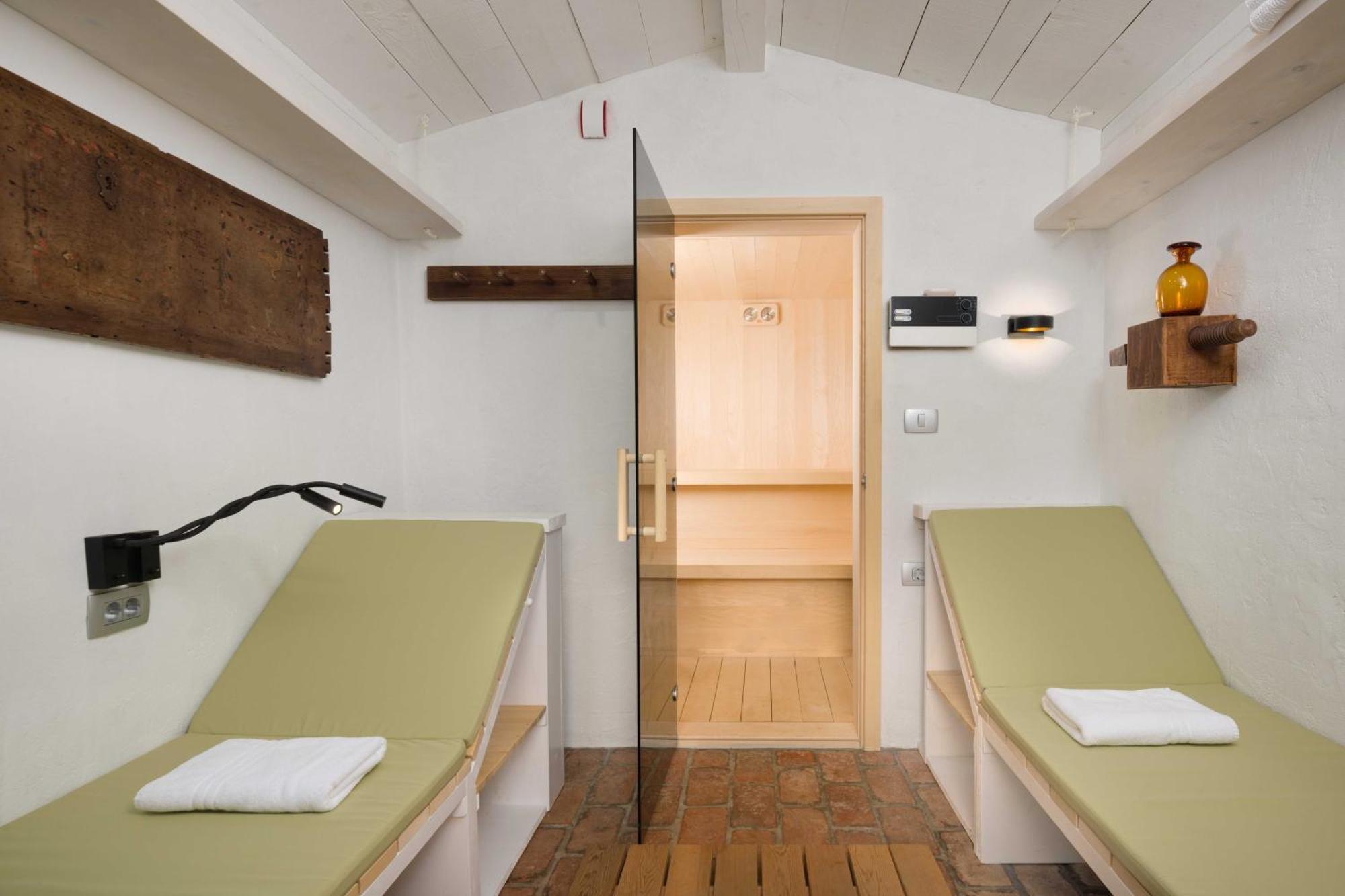 Holiday Home Artes With Free Hot Tub & Sauna * Branik