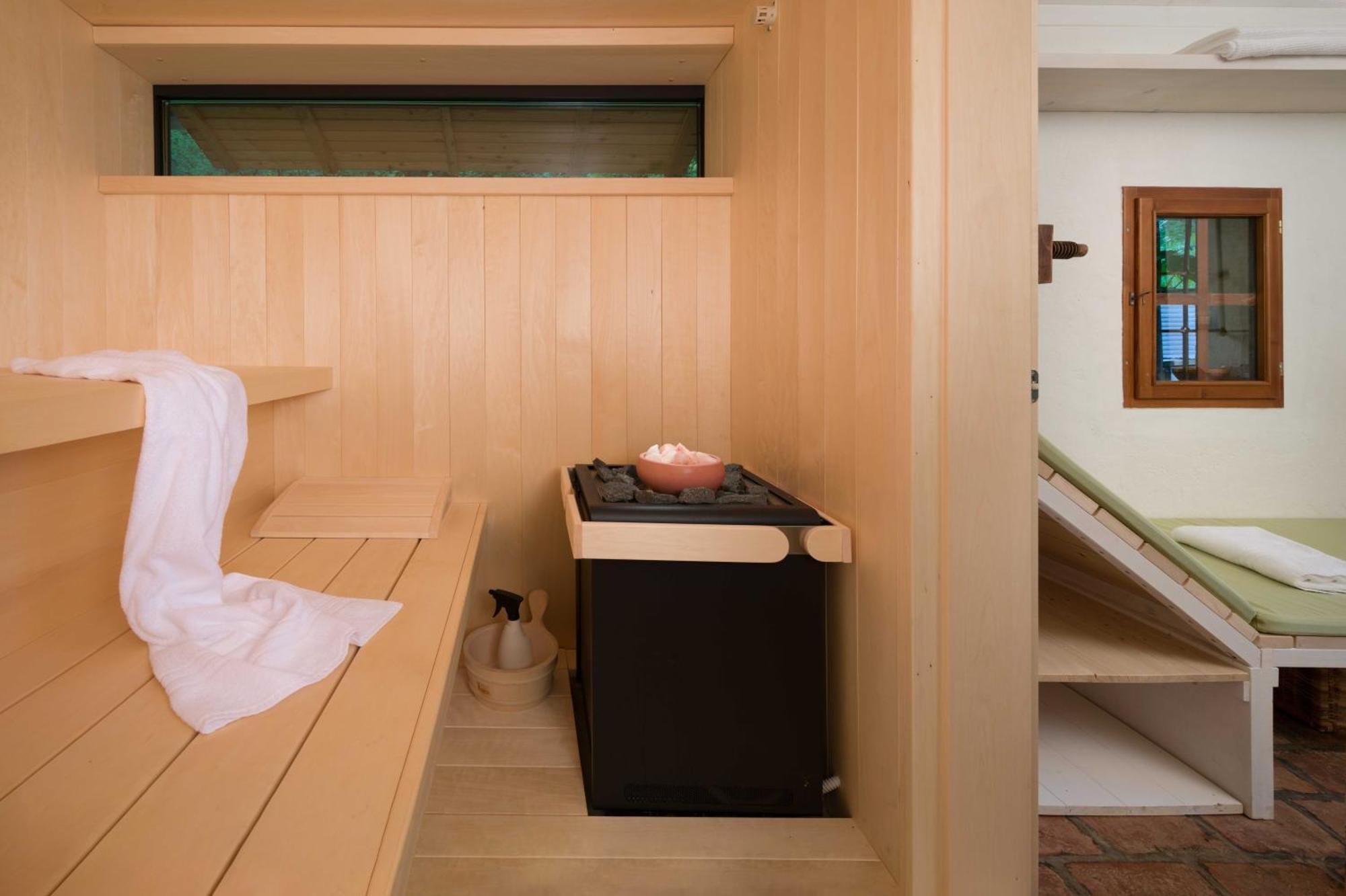 Holiday Home Artes With Free Hot Tub & Sauna Apartment *